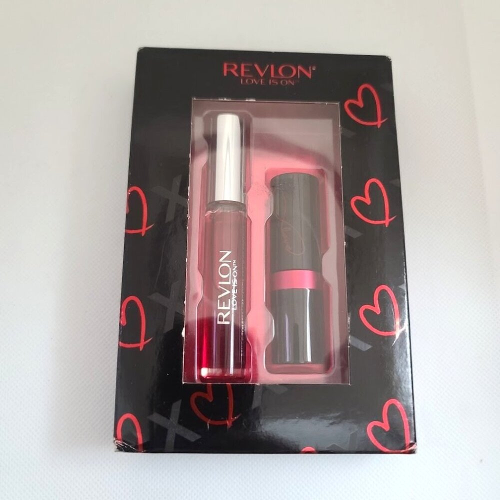 Revlon Love Is On Gift Set Lustrous Lipstick 0.15 oz Eau de Toilette 0.25 fl oz